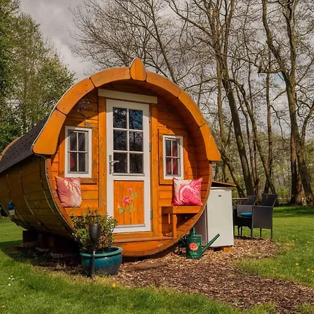 Holiday home Kuhle Auszeit - Rosenfass *