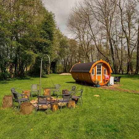 Holiday home Kuhle Auszeit - Rosenfass