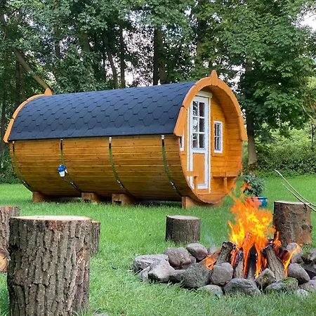 Kuhle Auszeit - Rosenfass Holiday home Lastrup